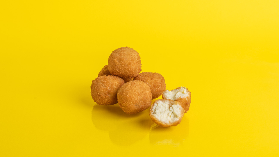 CHEESY BITES